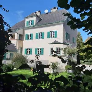 villa-leopoldskron.saalbachhinterglemmhotels.com/