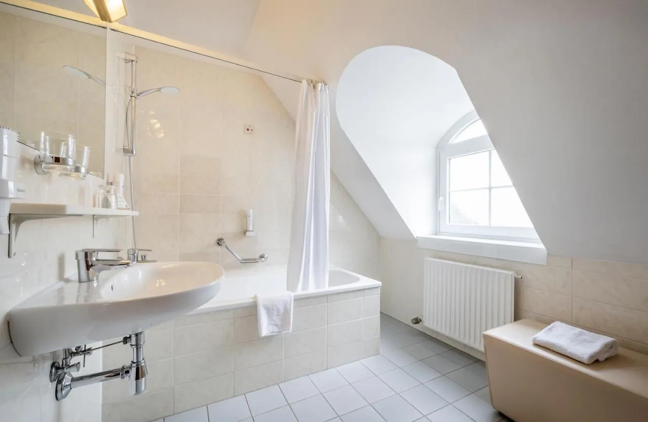 Hotel Am Mirabellplatz Salzburg 4*,
